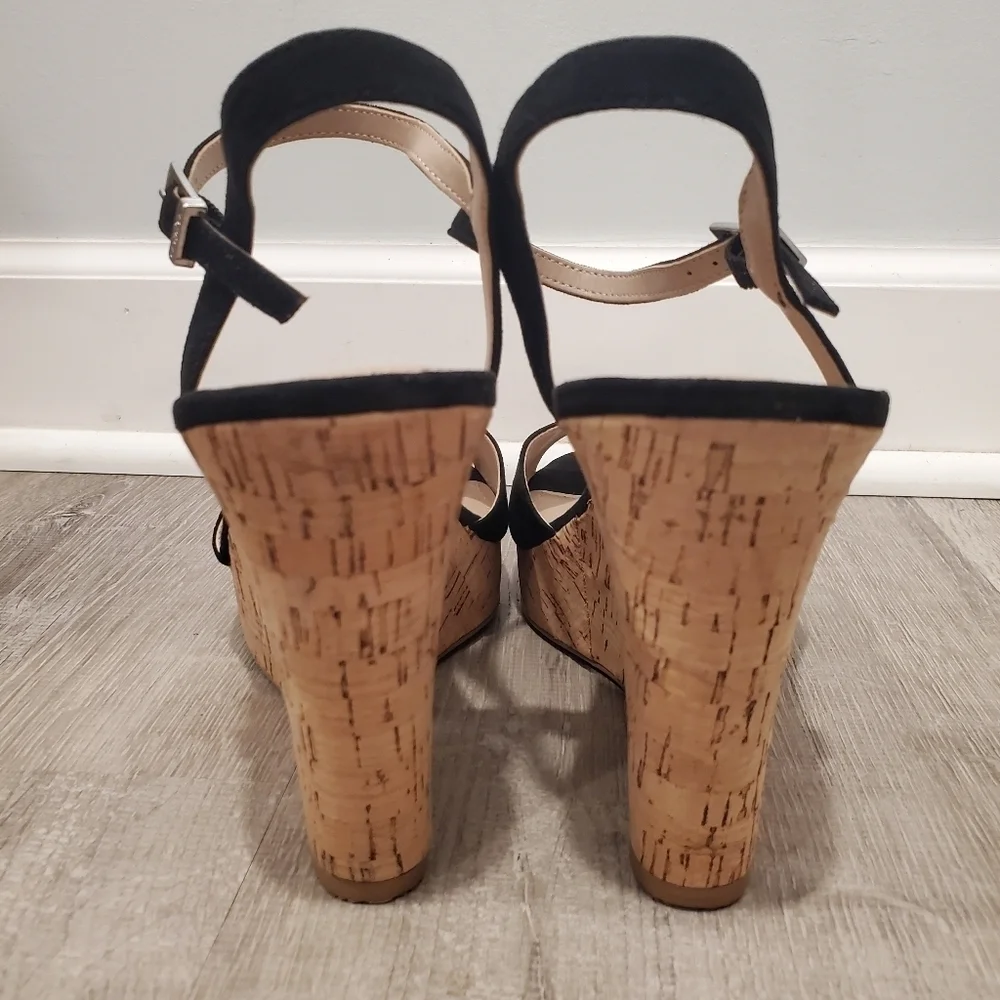 NEW Charles David Lambert Beige Wedge Sandals